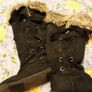 Cute winter boots size ladies 8